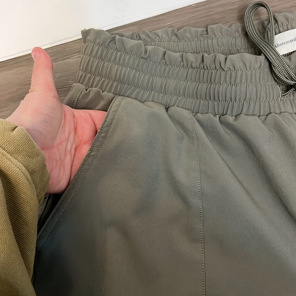 ABERCROMBIE & FITCH XL GREEN TRAVELER JOGGERS - Picture 10 of 13